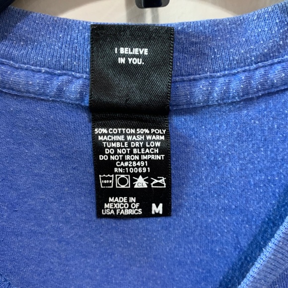 Distressed Hurley International T-Shirt - Picture 3 of 3